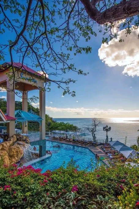 St. Lucia is a small island in the Caribbean. It has beautiful white sand beaches, clear blue waters tropical climate ,unique flora and fauna, volcanoes and waterfalls.
Kindly don't forget to click this link for nice travelling offers offers⏩wayaway.tp.st/VURWmYJe
#Caribbean