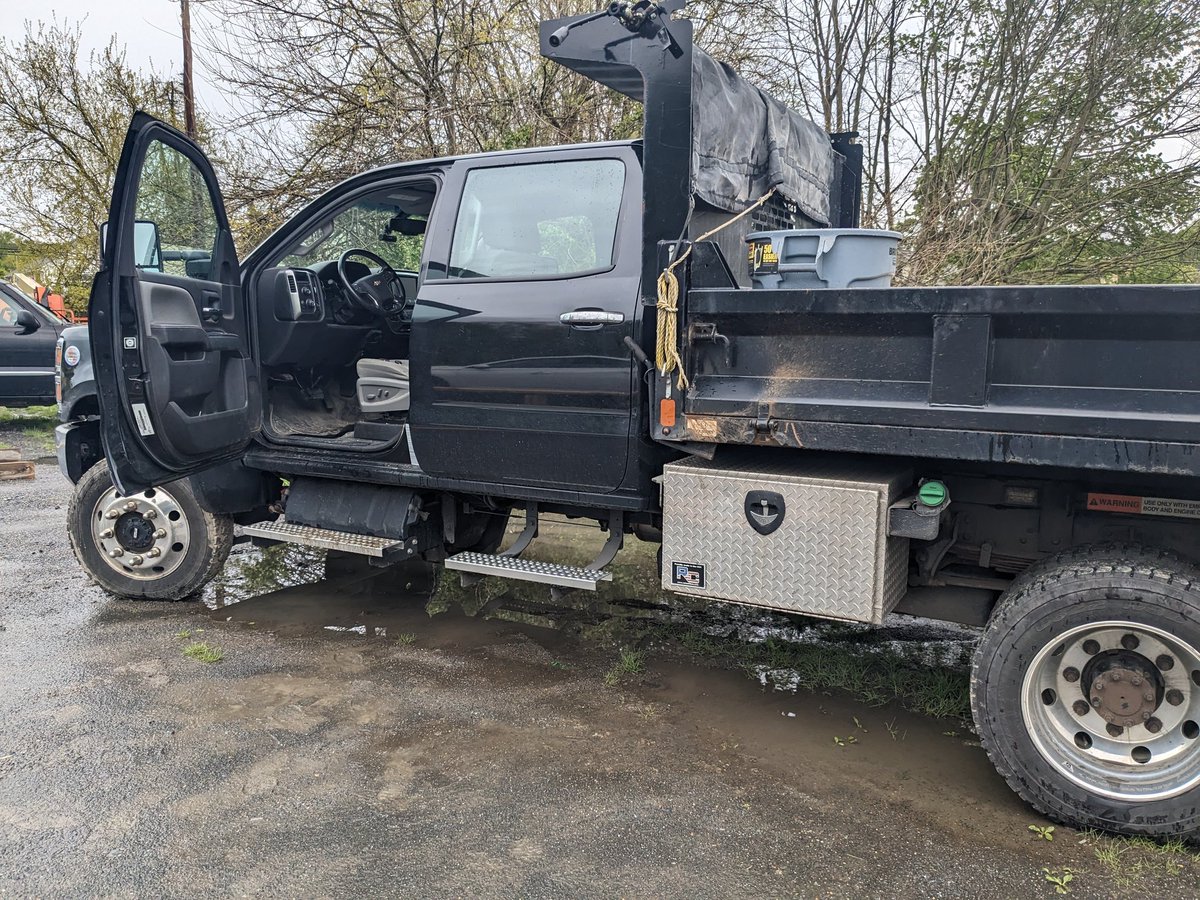 Instacarkey's tweet photo. InstaCarKey cuts and programs keys for all Make, Model and Year vehicles even Commercial vehicles. #chevytrucks #Chevrolet #gmctrucks #gm #Dodge #dodge https://t.co/h9f0SUhfpf