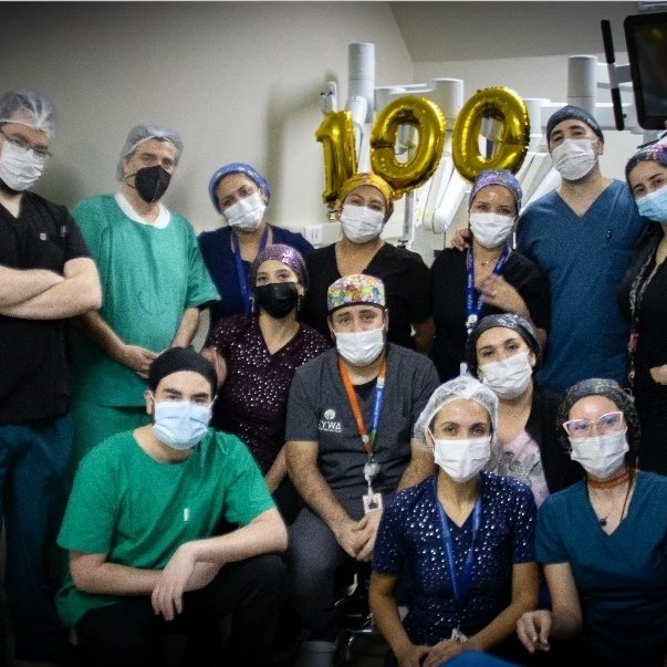 FullaJuan's tweet photo. We've successfully completed the first 100 cases of robotic surgery at Hospital San Borja since October 2022. 🤖👨‍⚕️#roboticsurgery #urology #chile https://t.co/vr2iLkXz94