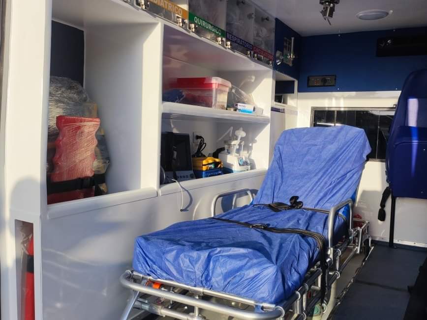 loqpasaencordob's tweet photo. LLEGÓ UNA NUEVA AMBULANCIA PARA LOS #CHINUANOS
Orlando Castillo Bermejo, alcalde de #Chinú hizo entrega de una nueva ambulancia al Hospital San Rafael de esta localidad. https://t.co/77NIS4Ak8j