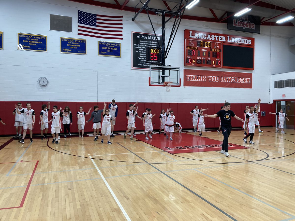 UnifiedBBLHS's tweet photo. Great Game tonight vs Depew who came away with the victory. Thank You Alumni from LHS &amp; DHS! Great job Emily on singing the National Anthem! Go Legends! @LHS_Athletics1 @LCSDLHSPrinc @LancasterCSD @LancVarGirlsLax @Section6USBBall @UnifiedSportsNY https://t.co/YpDnW4ZINP