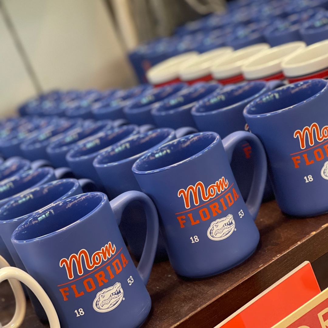 ShopatButler's tweet photo. Celebrate your mom this #MothersDay with the perfect gift from @AlumniHallUF! ๐๐งก ๐
#mom #shopatbutler #gainesville #florida #gogators #gators #visitgainesville #WhyILoveGNV #VisitFlorida #FloridaGators #GatorsFB #universityofflorida #fitness https://t.co/DRC2nBTNkG
