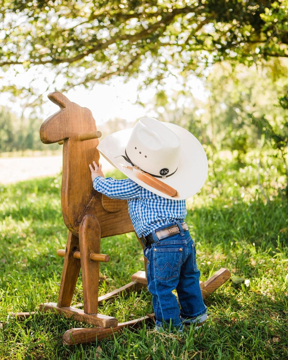 American Hat Company tweet media