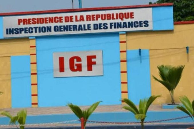 mediacongo's tweet photo. Fonctionnaires fictifs : Après une mission de contrôle au #SECOPE, à la #PNC et #FARDC , 961 agents de l’État affectés à la paie déférés devant la justice par l'#IGF
https://t.co/E6LMMVECT6 https://t.co/KyB9RkuARS
