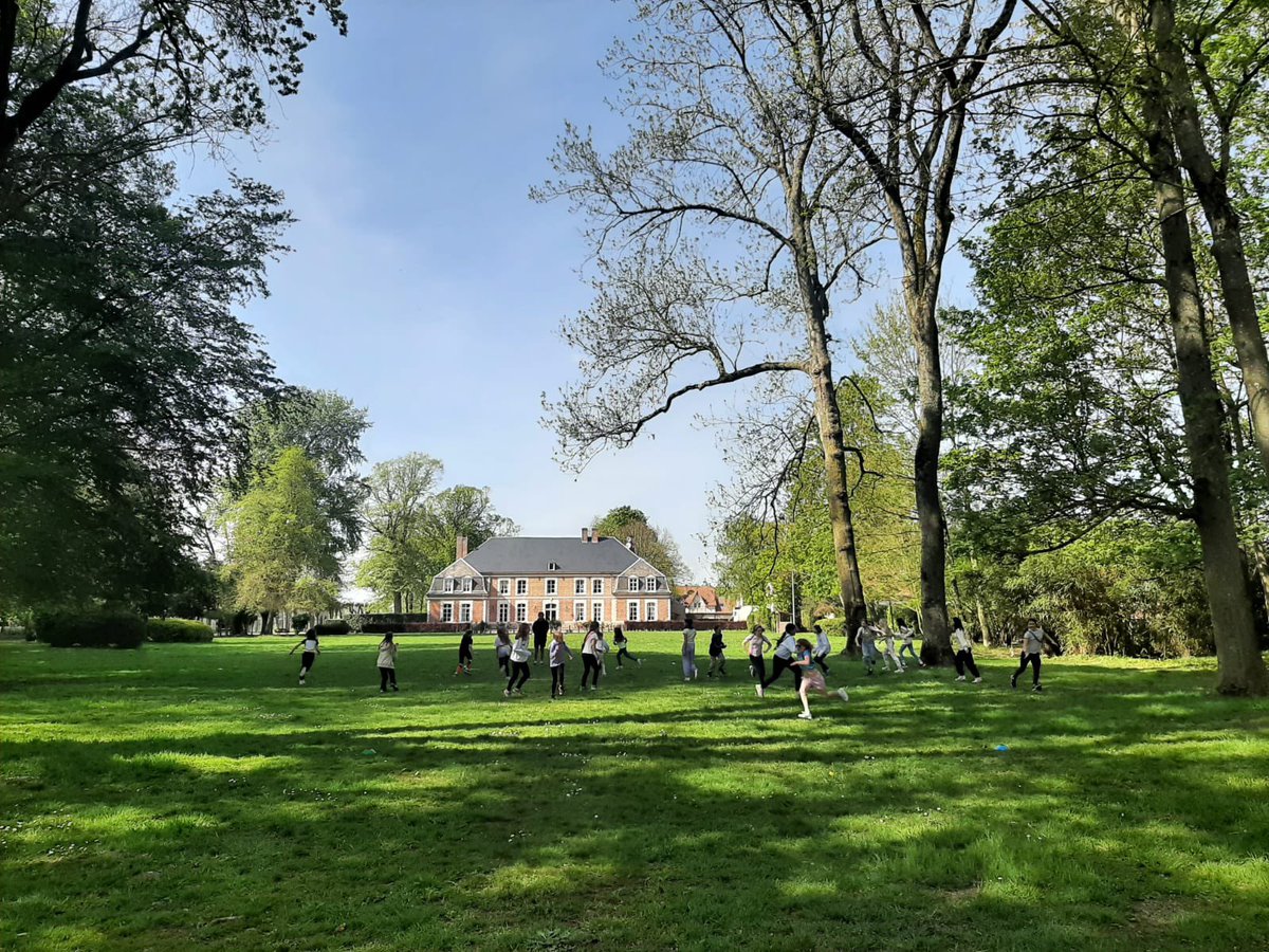 sydhighprep's tweet image. Meanwhile over in France, Year 6 have been enjoying French cuisine, exploring battlefields and taking on some friendly competition together... #forgeyourownpath