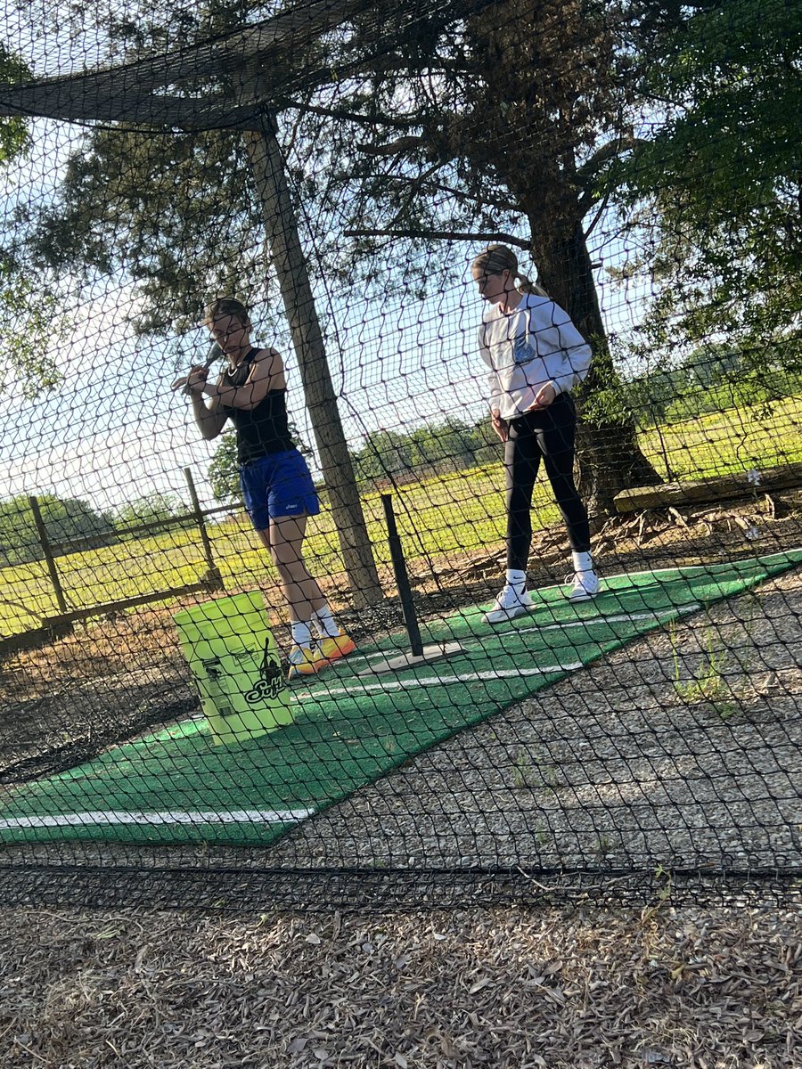 Wells458's tweet photo. Giving back to the kids in her community 💙🦅
@JaydenWells13
#alwaysrememberyourroots https://t.co/sDlGzzVhbb