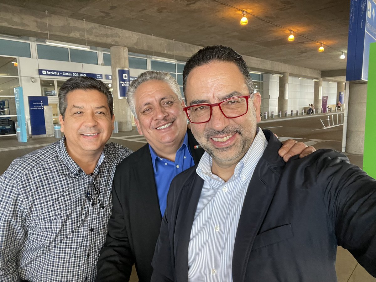 ✅ Un gran placer haber sostenido una reunión tan esperanzadora con dos grandes políticos mexicanos, como lo son <a href="/fgcabezadevaca/">Fco. Cabeza de Vaca</a> y <a href="/acostanaranjo/">Guadalupe Acosta Naranjo</a>. Junto con millones de personas más, vamos por el rescate de México 🇲🇽. Quien se sume, dele RT. 

#FelizMiercolesATodos