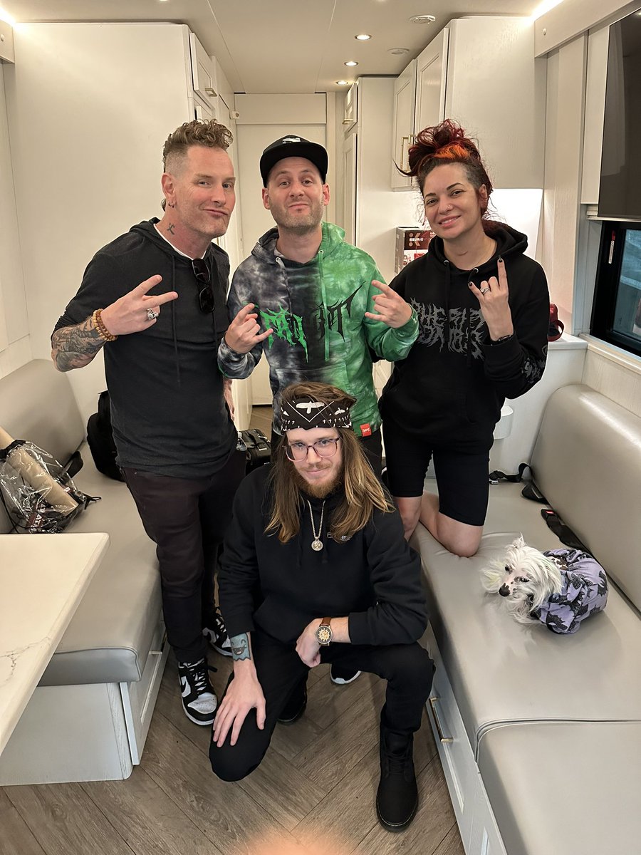 moshpitmagic's tweet photo. An interview 26 years in the making. New @ATMusicPodcast episode soon 👀 https://t.co/mbuprId0jQ