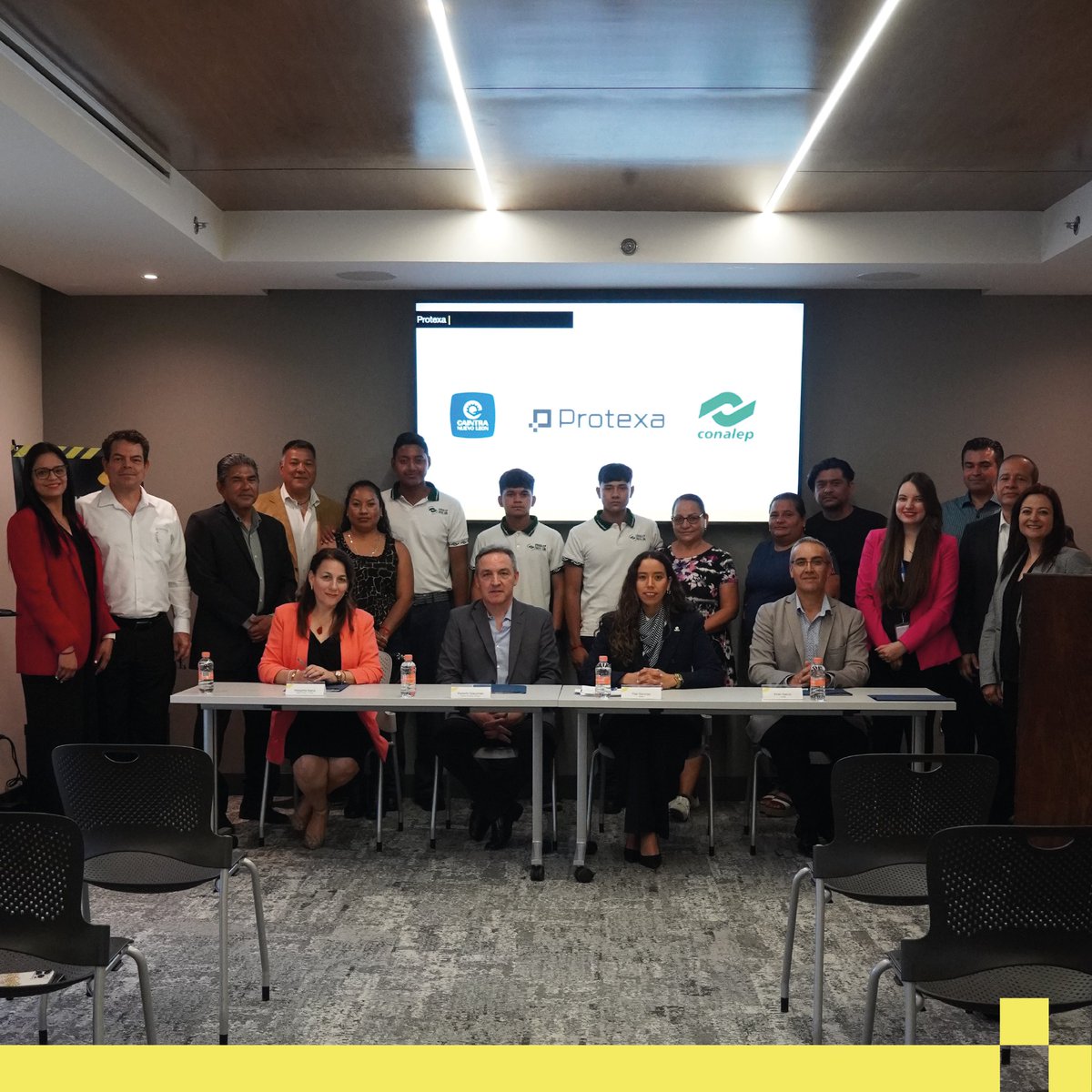 protexa's tweet image. En #Protexa impulsamos el desarrollo de los jóvenes.
Por eso, firmamos @caintra_nl  y @CONALEP_Mex un convenio para implementar el #ModeloDual, que permitirá a estudiantes de carreras técnicas realizar prácticas profesionales en la empresa. 

Conoce más: bit.ly/3nls71z