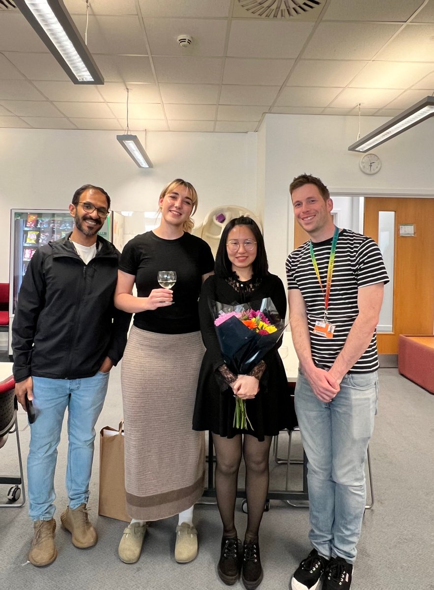 wenyi_jiang's tweet photo. It is a special day for me! I passed my Viva. Thanks to my supervisors and examiners. And thanks to all people in the school of Clinical dentistry, the University of Sheffield. I will miss everyone in here! @ShefDentistry https://t.co/ql7scjHFAA