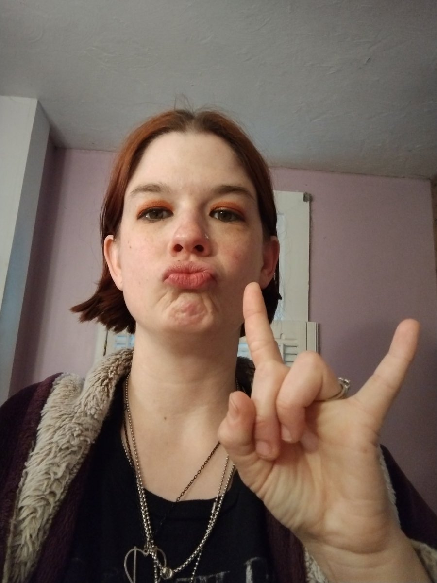 MeganEHarmon's tweet photo. Wearing Andy's mark necklace and bracelet and we will be unbroken. @NeverTakeitOff #nevertakeitoff #ntio ❤️🖤 https://t.co/8Bas5WCki1