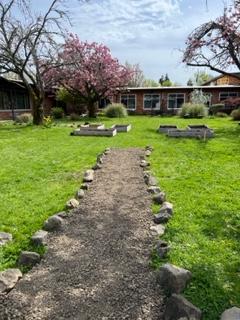 VPSOcelot's tweet image. Students are preparing the court yard for the Garden Party on Friday, May 5.  Lots of activities and fun to be had at 1:30 at Heights Campus.  Join us if you can.