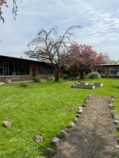 VPSOcelot's tweet image. Students are preparing the court yard for the Garden Party on Friday, May 5.  Lots of activities and fun to be had at 1:30 at Heights Campus.  Join us if you can.
