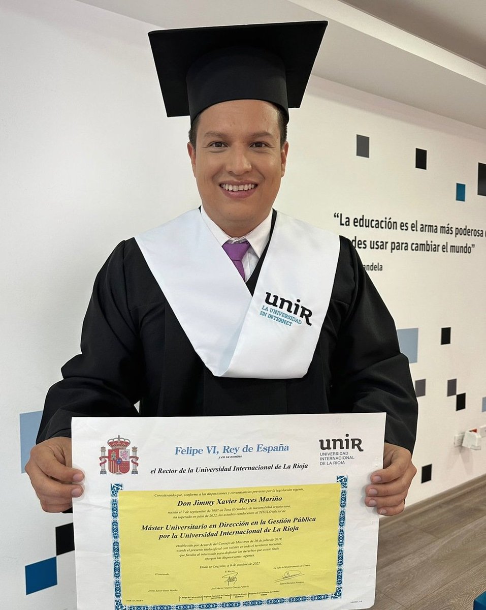 Desde el corazón💗 y del compromiso🫡 inmenso que tengo por representar con altura y dignidad a mi #TENA querido, les dedico este logro académico.

Gratitud al apoyo de mi amada familia, mi esposa Karina Vilatuña Valle, mi hija #Aithana.

#oficialmentemagister 
#JimmyAlcalde