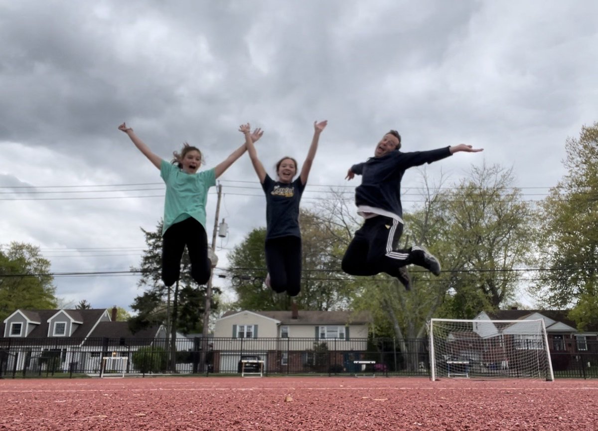 RamseyTrack's tweet image. This is how we celebrate the end of jump practice in Ramsey #madhops