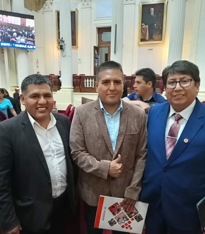 SINTREPCAS's tweet photo. Reconocimiento por el día del Trabajador. Agradecemos a los compañeros @sigridbazan y @JaimeQuito6 por la. Organizacion del evento hoy en el congreso.
Sigamos en la lucha por los derechos laborales.
#CasNuncaMas
#sintrepcas https://t.co/s1jAh9u2FP