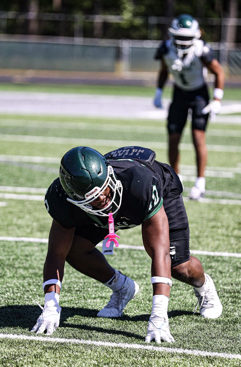 flicksbyjo's tweet photo. First day out @CollinsHillFB https://t.co/jdNRctTIF7