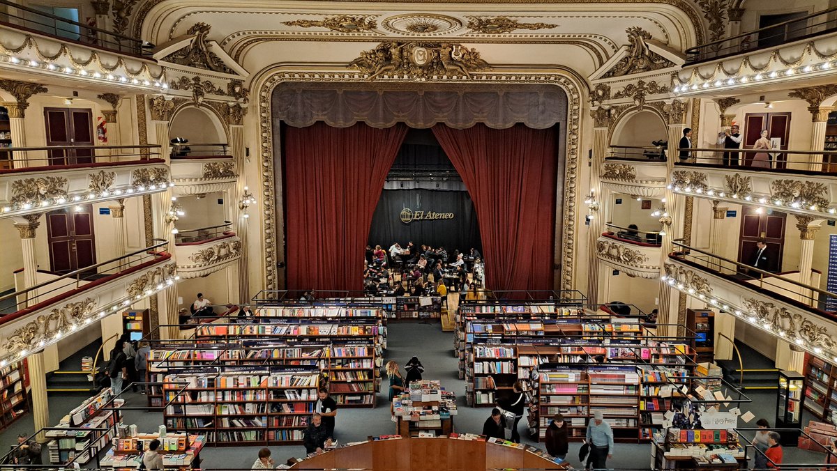 raquelandjesus's tweet photo. Hola por aquí! 👋🏻 Les dejamos un nuevo reel hablando sobre el Ateneo Grand Splendid, un lugar que deben visitar si quieren conocer uno de los puntos más icónicos de #BuenosAires https://t.co/MtWBzmWmQl