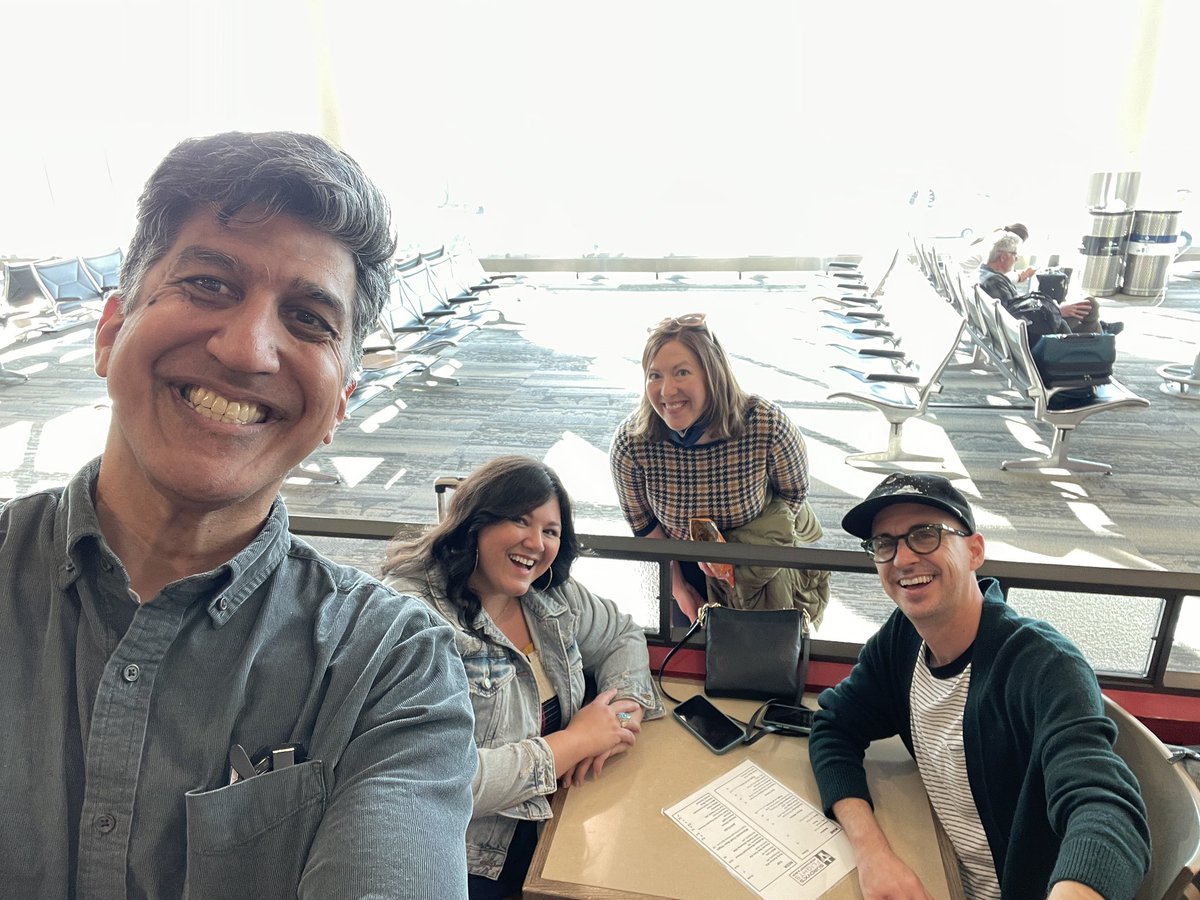 Just when I thought it was over for all the #Confab2023 #confabfeelings, there is a some joyful gathering in Terminal 2 of MSP.