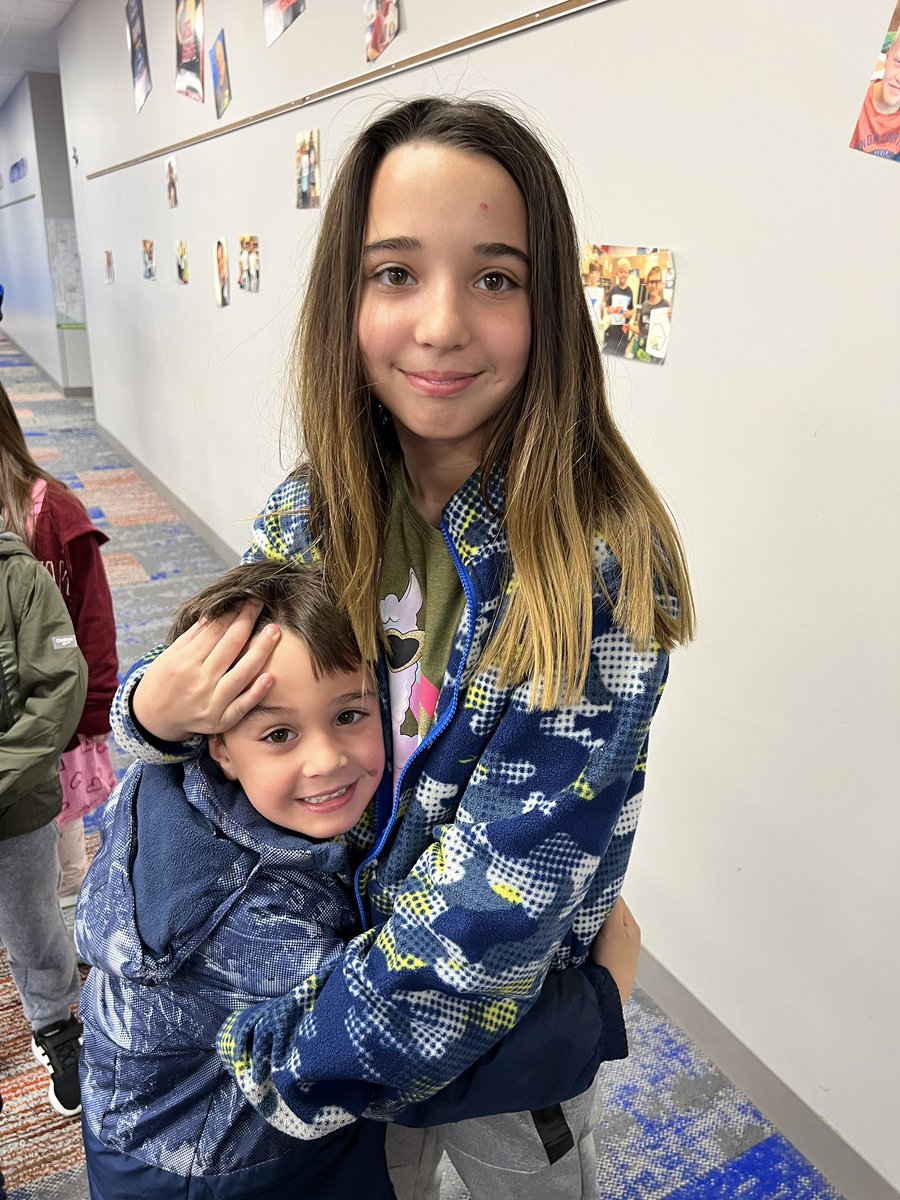 PrincipalRAdams's tweet photo. Best part of PreK visits to @34Oakland where they will be in Kindergarten next year? Getting to see their older siblings, of course! #KindergartenHereWeCome #WeLoveOurEagles #D34ALLIn https://t.co/rWClqN3NZ6