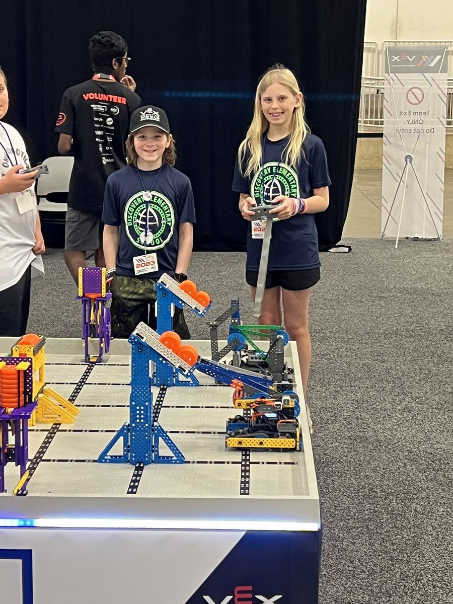 DiscoveryVex's tweet image. Team 18347E is having fun and doing well representing ND at the 2023 VEX IQ Robotics World Championships in Dallas, TX!! One long day competing today with another day of competition tomorrow! We’re really proud of Trailblazer Gold🏆💚💙 #GFSchools #TrailBlazeOn @GFSchools