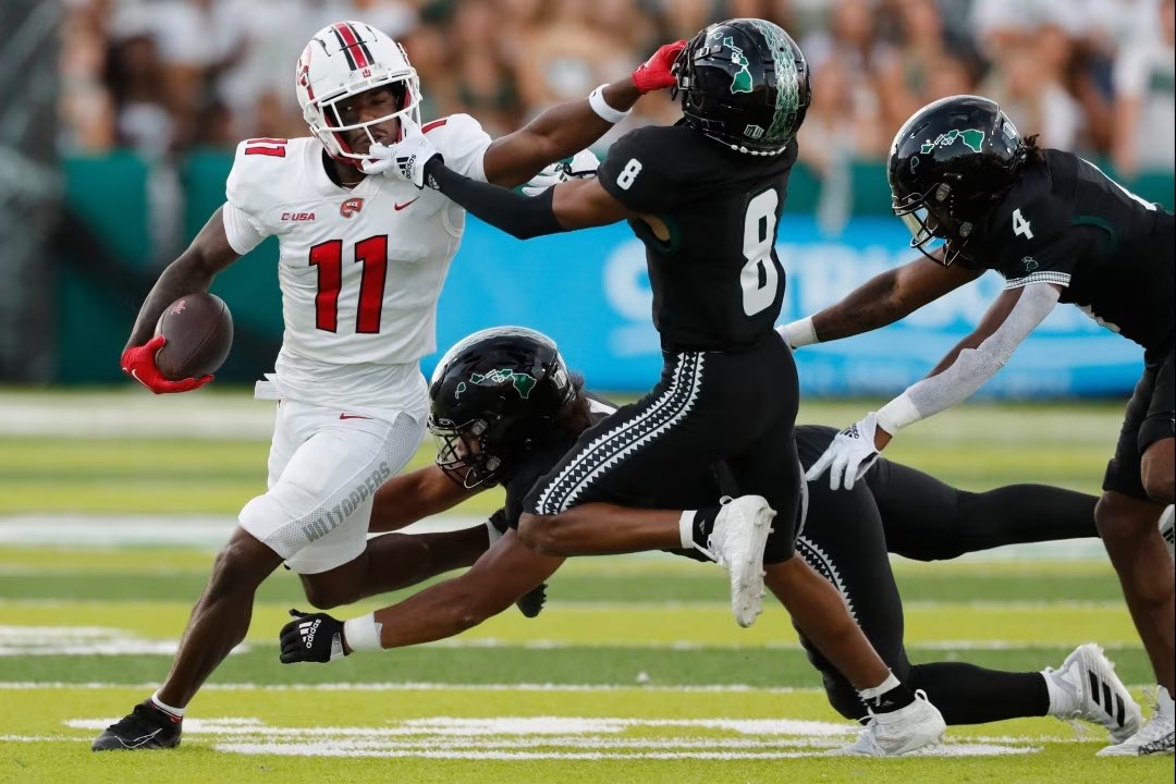 Blessed to have received an offer from western Kentucky university🔴⚪️⚫️
<a href="/Beachside_FB/">Beachside Football</a> <a href="/Jamar51Chaney/">Jamar Chaney</a> <a href="/duff_pete/">Pete Duffy</a>