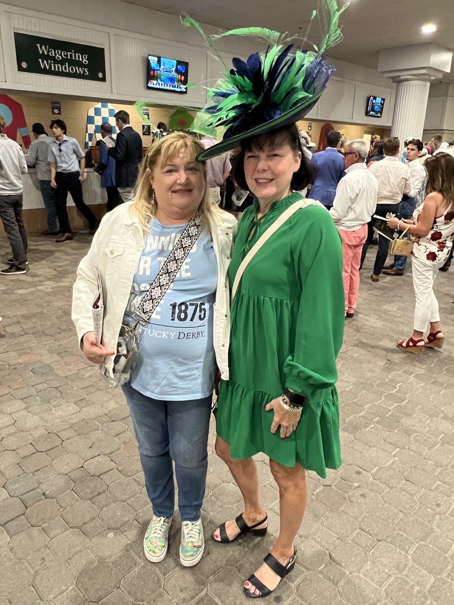 fogle003's tweet photo. Found this pretty lady slumming it down here with the poor folks. What a wonderful hat β¦@DanaPottsFordβ©
#HappyDerbyWeek https://t.co/VvyZCtLDxZ