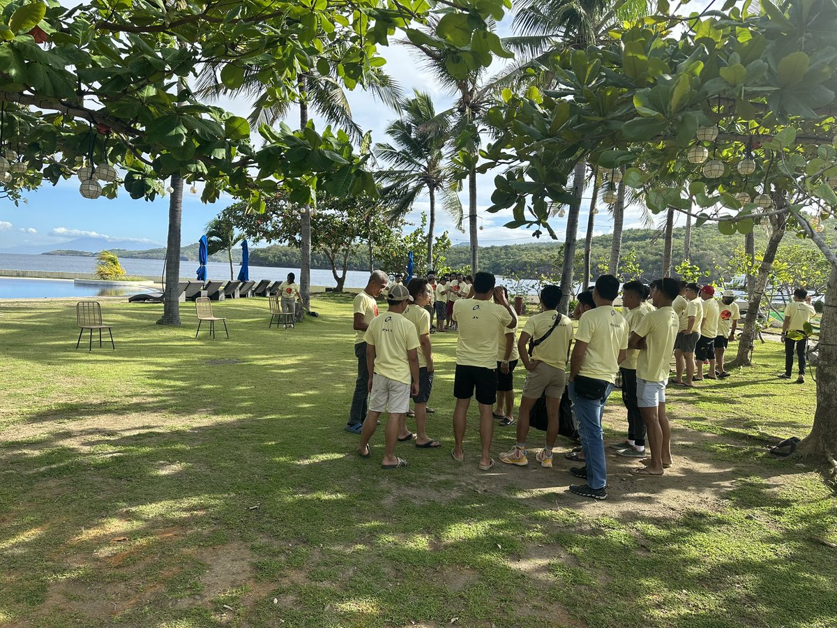 manilaktvmania's tweet image. マカティから2時間半。
アウティングスタートです。
彼らのアウティングとクリスマスパーティに捧げる熱量は凄まじい。。

#puntafuego