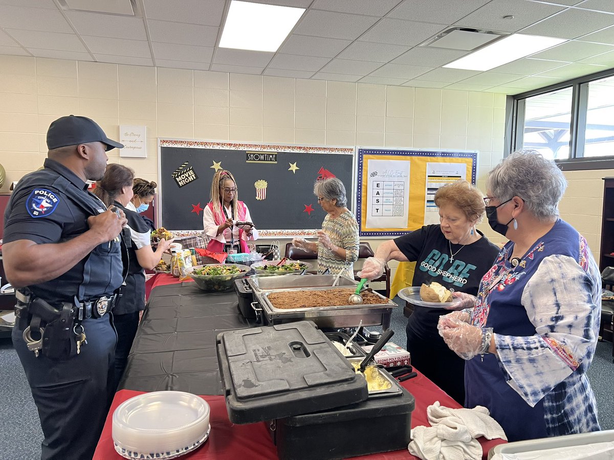 CF_ALCEast's tweet photo. Thank you Good Shepherd United Methodist Church! ALC-East is so grateful for your willingness to give your time and service! Your acts of kindness mean the world to us! @CyFairISD #GoBeGoodShepherds https://t.co/3m8F7IumnB