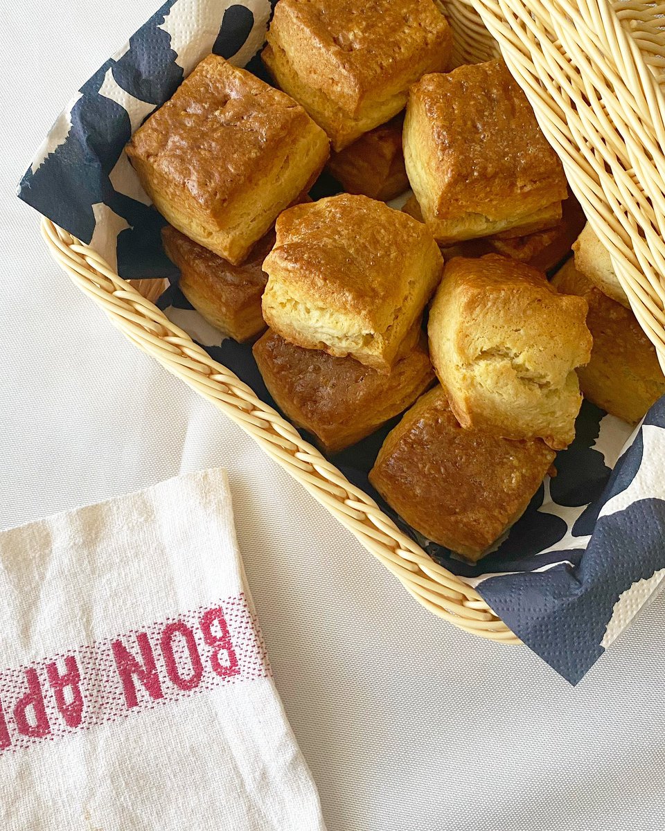 スコーン大好き🍽️🫖
レシピはいつもホテルオークラのレシピで。
バターたっぷりでさくさくほろほろ系☺️
#スコーン #ホテルオークラ