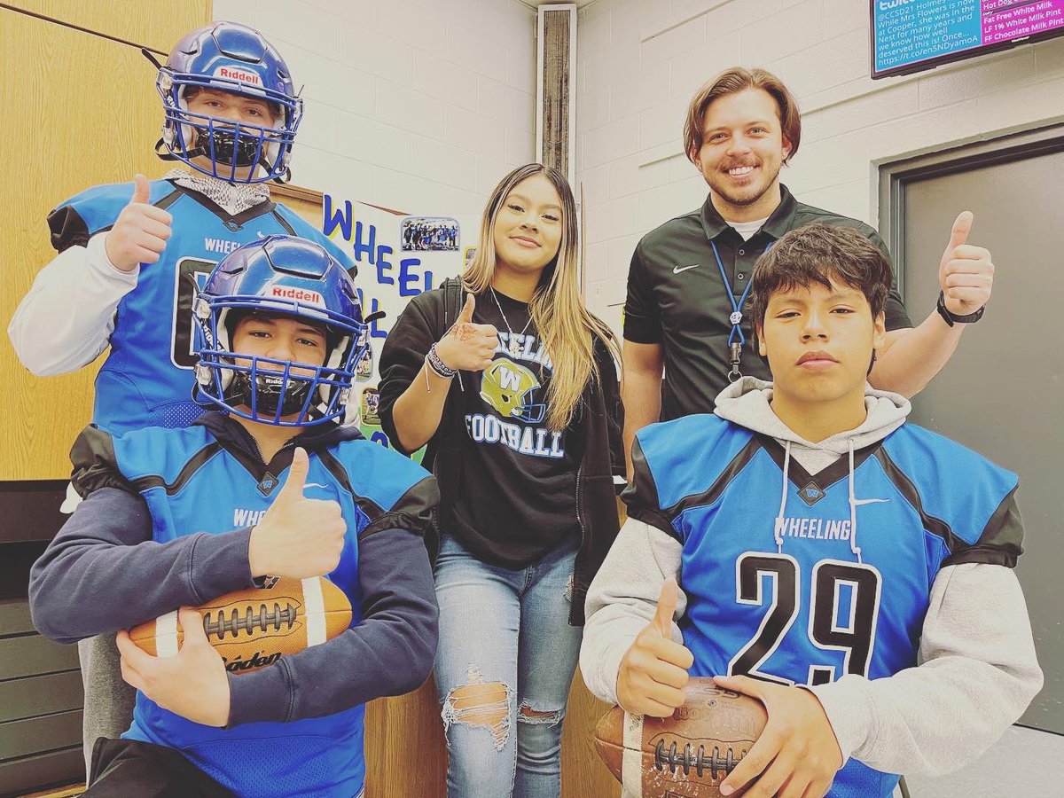 ccsd21holmes's tweet photo. Thanks to @wheelingfb for visiting us and showing our 8th grader what football is all about! https://t.co/72LdYVLcKs