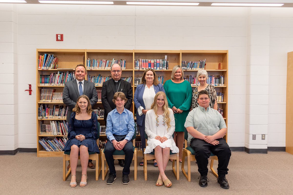 Congratulations to the Catholic Student Leadership Award recipients for 
@PtboCounty! 

#CEW2023 #PVNCInspires

<a href="/CatholicEdu/">OCSTA</a>