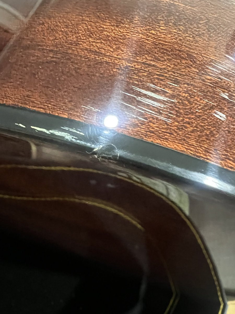 jeffreystrazz's tweet photo. @mercari_app Hi, I’m very concerned about how my first Mercari order arrived… no proper packaging or protection? Guitar arrived with damage… surprised it arrived at all. What’s the best way to resolve this? The app does not provide an appropriate support option. #Mercari https://t.co/z75Gn4nFx1