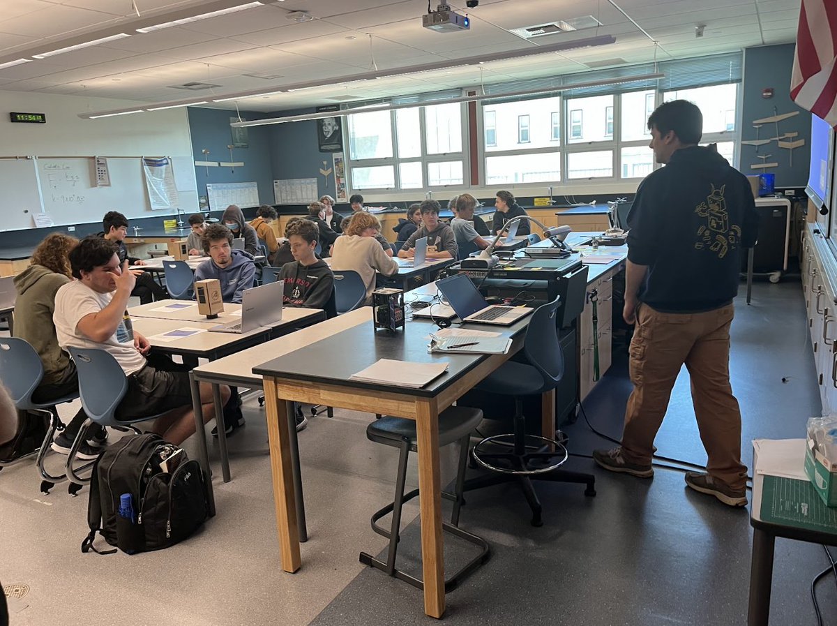 SMMUSD's tweet image. #SMMUSD partners, @AerospaceCorp, visited Corey Eckhart's CTE Aerospace Engineering class to engage students in a hands-on satellite lesson. The lesson was co-designed by Eckhart as a biproduct of his industry externship with Aerospace last summer.  @SamohiPrincipal @Dr_AShelton