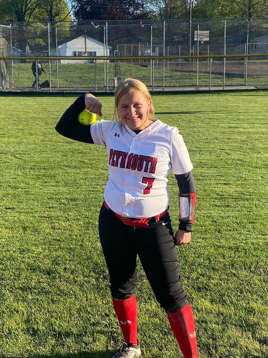 AubreyF32257052's tweet photo. Hit my first home run tonight!!! @CoachKZMartin @SaraEmerich @NatNewell18 @DCSBJACKETS @Jwalk03er @Quaker_softball https://t.co/4G5fzZ74jb