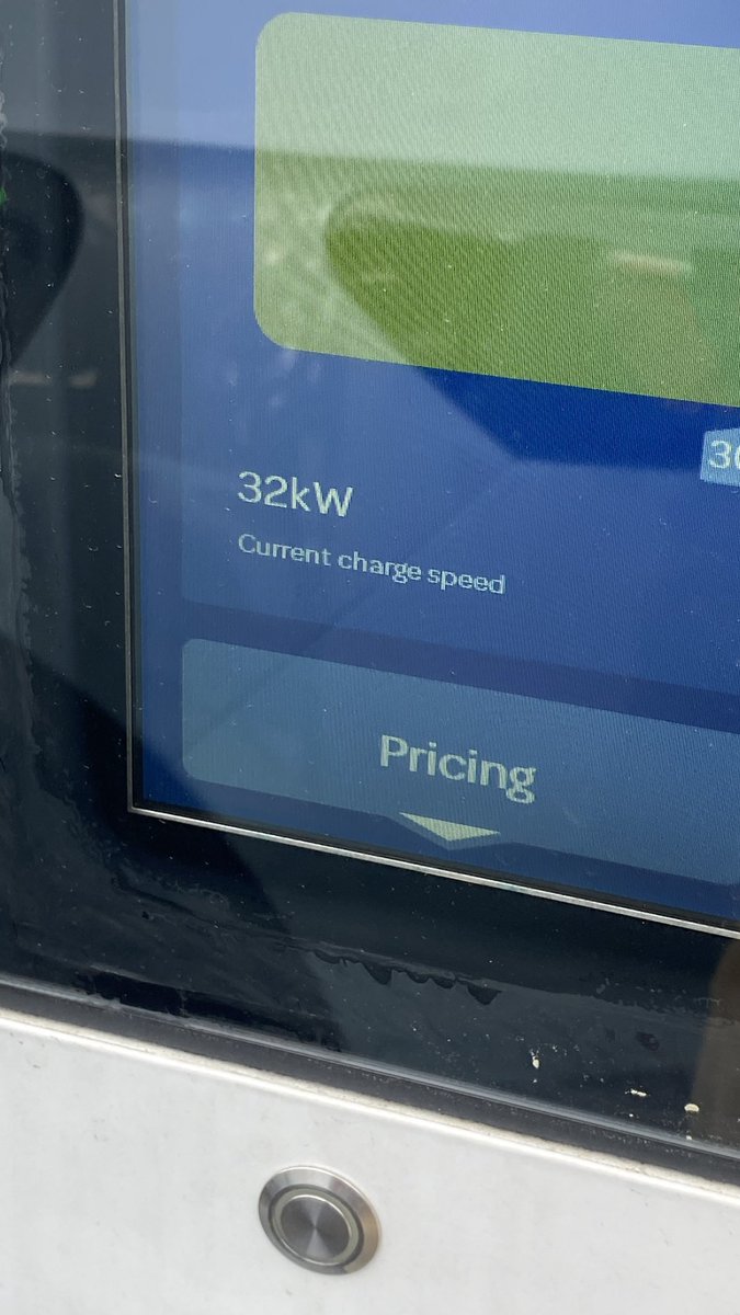 slowdive12's tweet photo. @RateYourCharge getting some amazing speeds here at @ElectrifyAm in Monterey Park CA. 🤣 https://t.co/3gUmbCxVpU