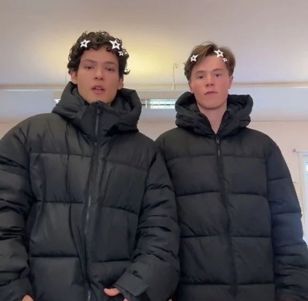 archiveyroyals's tweet photo. season 1 / season 3

🥺 https://t.co/fGstPioxw7