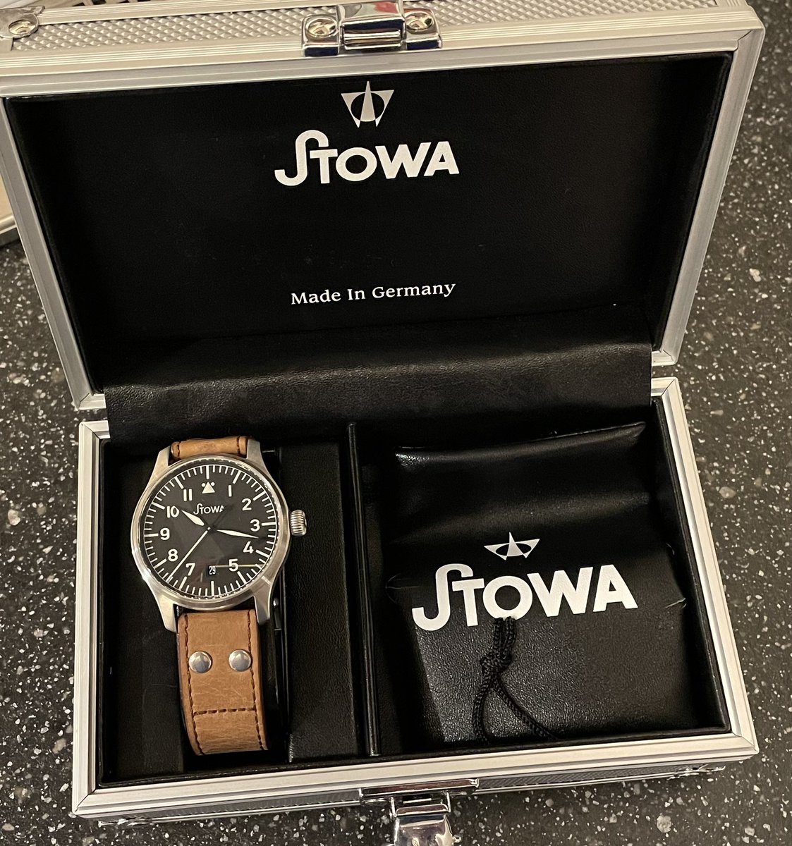 Yi05i6grJzx5fVI's tweet photo. STOWAのブロンズを本国から購入するので、手持ちのSTOWAフリーガーを断捨離します!
ご興味ある方はDMください!
2013国内正規品で購入店の保証がまだ9月まであります。
価格はもちろん頑張ります!
(PayPayフリマ経由でお願いしたいです。)
#腕時計
#STOWA https://t.co/flsZYyhrxt