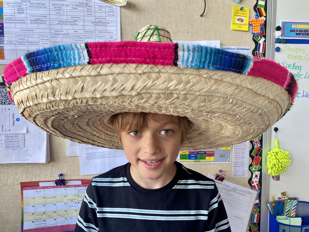 #3RD rocking our hats 🎩🧢👒🎓⛑️👑 for #MentalHealthWeek2023 at @CrossingCooper! #HatsOn #RVSed