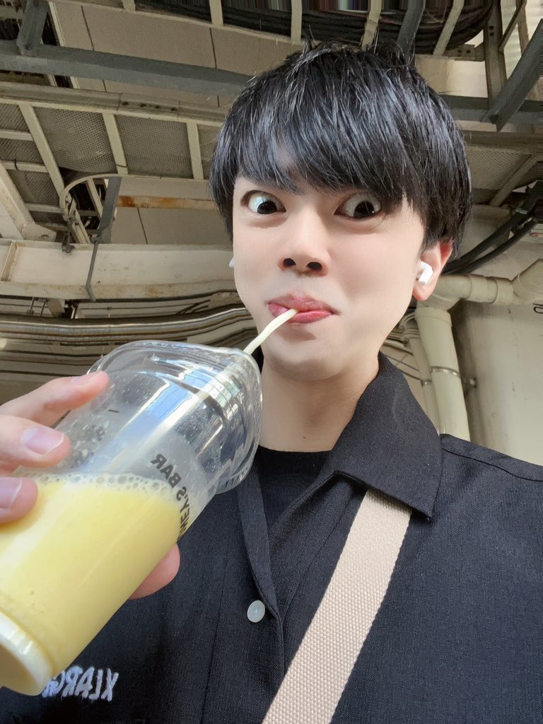 柄にもなく朝からスムージーを飲みました。 なので柄にもなく