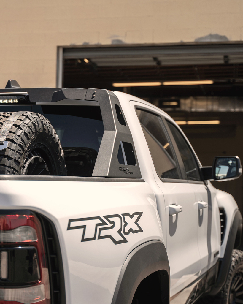 The curve of the rack follows the lines of the cab perfectly and gives the option to mount a forward facing 50" light bar.
•
Product Featured: 2021-2023 Ram 1500 TRX Stealth Fighter Chase Rack
•
👉 Click the link in our bio to shop our full catalog of Truck/Jeep parts and acc…