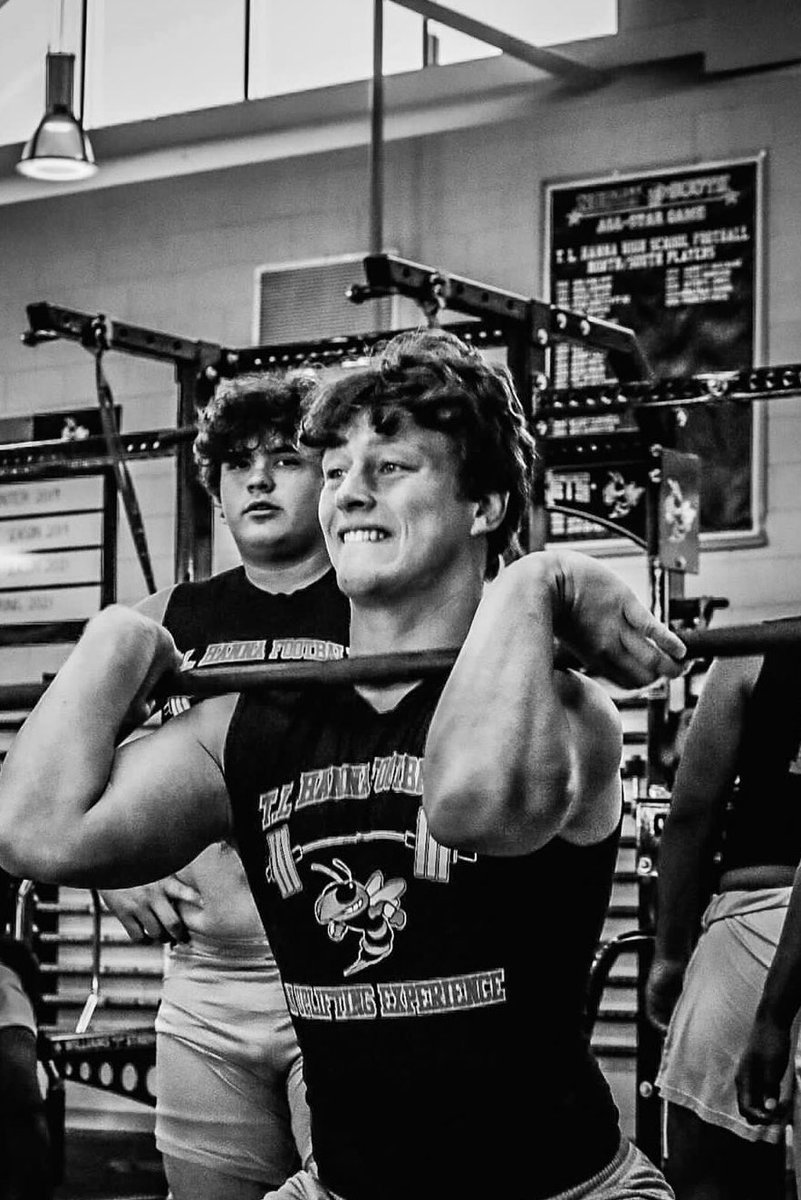 Great week of PRs!
Squat: 500
Bench: 325
Power Clean: 300

📸 Credits: <a href="/flicks_bypatel/">FlicksByPatel</a>