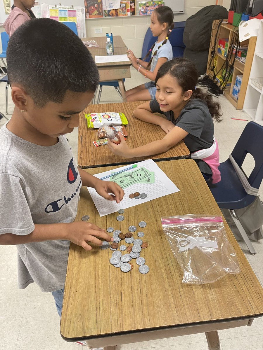 MsRivera815's tweet photo. Played store today to practice our money skills 💰🤑 @NISDCarlosCoon @MarkGarcia0569 @mizstr84ward https://t.co/iF8mXqWmMq