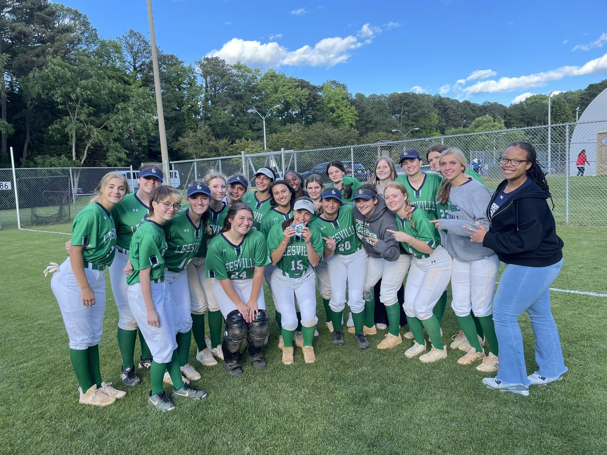 Pride_Softball's tweet photo. Our #PridePlayeroftheGame for today is Kaylee Miller! She brought it at the plate and had some great plays in centerfield! Great way to lead into senior night tomorrow… proud of you, K-Mill 💪🏼💪🏼 

Watch our captain #popthechain 💙💚 https://t.co/dhcJZZvJwE