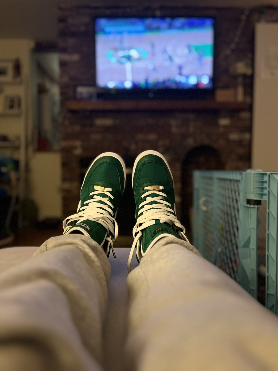 LernerJoey's tweet photo. Lets go Celtics! On feet Converse 1984 Celtics
#june6th1983 #BostonCeltics #gogreen #onfeet #sneakerhead #conversebasketball https://t.co/EbV6DJc08d