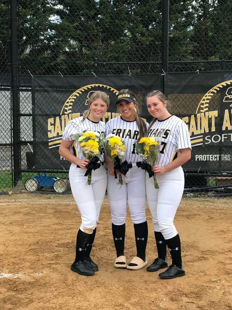 mmass137's tweet photo. Senior Day!!!! https://t.co/4Sk0dvAAIp