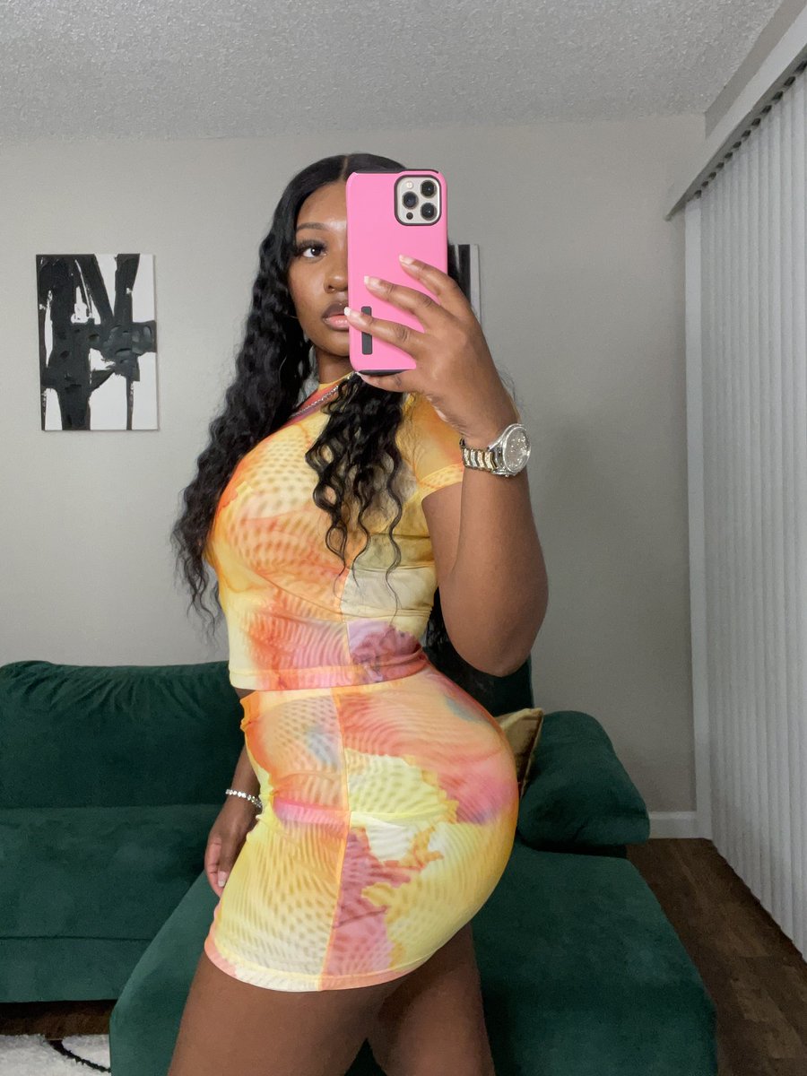 DiamondTheDime's tweet photo. Making my own outfits, so we never look alike. 🧡

Set dropping 5.5.23 https://t.co/ECyAYJAN1c