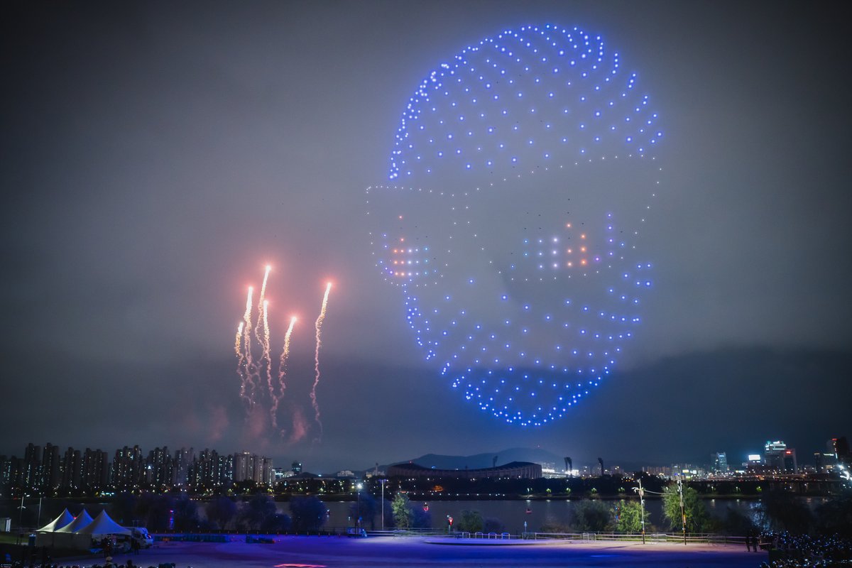 Seoul Government on Twitter "𝑫𝒓𝒐𝒏𝒆 𝑳𝒊𝒈𝒉𝒕 𝑺𝒉𝒐𝒘 𝑬𝒎𝒃𝒓𝒐𝒊𝒅𝒆𝒓𝒔 𝑺𝒆𝒐𝒖𝒍'𝒔 𝑵𝒊𝒈𝒉𝒕