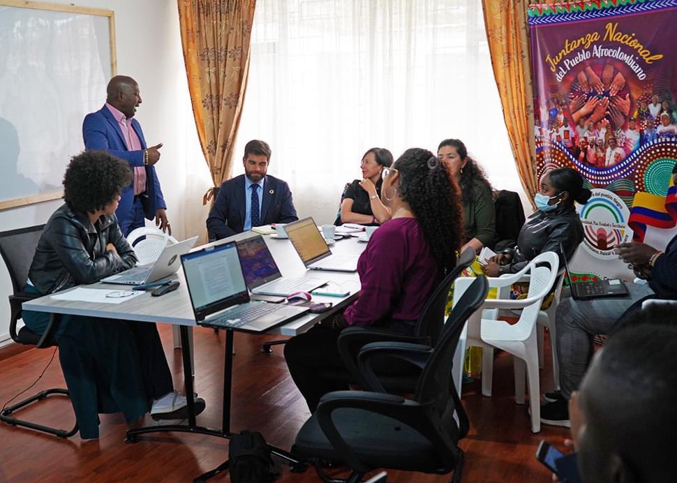 Conpa_paz's tweet photo. Hoy tuvimos en nuestra sede del #CONPA, la grata visita de @AECIDColombia, un gran aliado que nos apoya en la realización de 20 Juntanzas Departamentales, para ir consolidando la #Juntanza Nacional del Pueblo Afrocolombiano.
¡Vamos que podemos! https://t.co/xZh9i6vWZ9