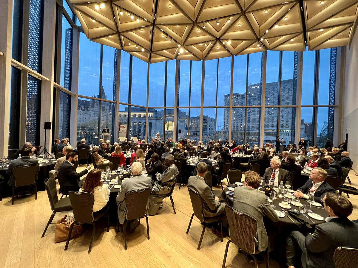 It’s been a busy second day at the @liberalinternat Executive Committee meetings concluding at the @CanadasNAC with a dinner featuring former Prime Minister @jeanchretien12 in conversation with @sirgrahamwatson. #canpoli #cdnpoli #liberal #liberalism